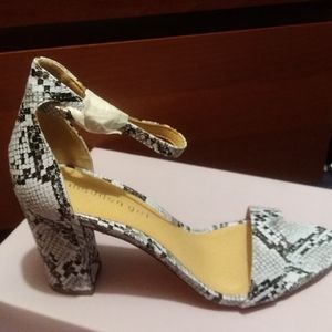 Madden Girl Pumps NWT